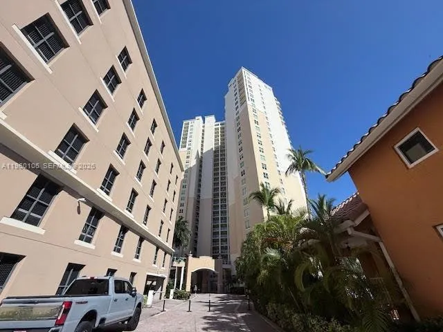 3330 NE 190th St #1815 Aventura, FL 33180
