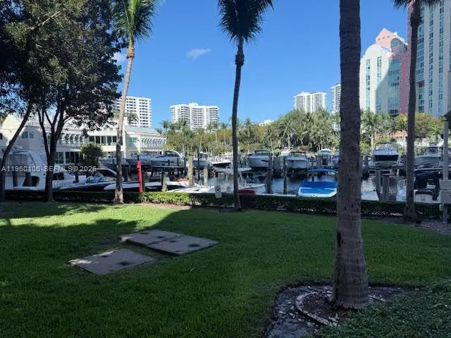 3330 NE 190th St #1815 Aventura, FL 33180