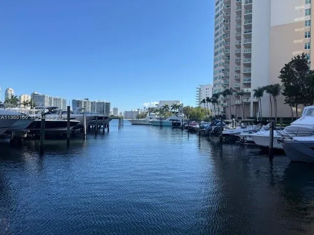 3330 NE 190th St #1815 Aventura, FL 33180