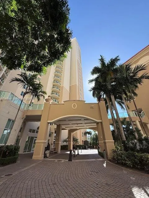 3330 NE 190th St #1815 Aventura, FL 33180