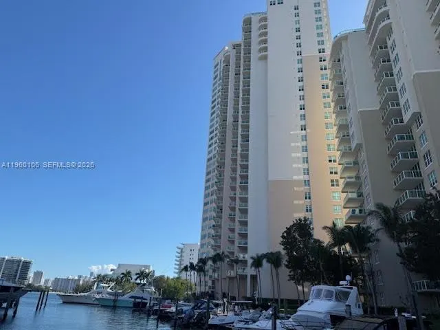 3330 NE 190th St #1815 Aventura, FL 33180