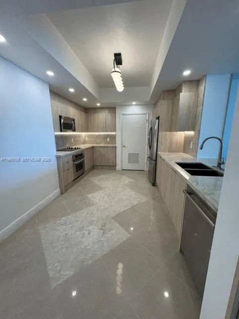 3330 NE 190th St #1815 Aventura, FL 33180