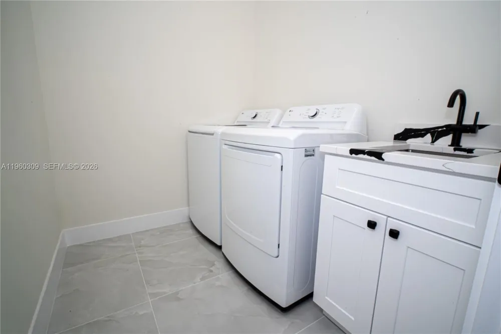 2903 17th St Lehigh Acres, FL 33972