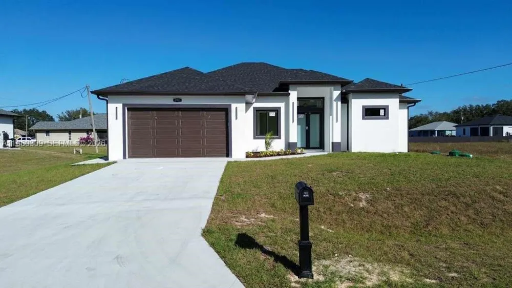 2903 17th St Lehigh Acres, FL 33972