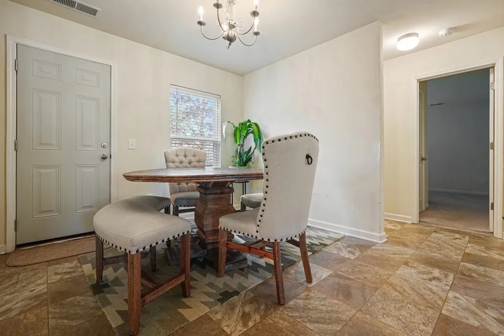 18 Oxford Lane Kingston, GA 30145