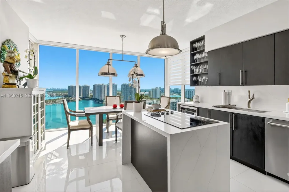 3370 Hidden Bay Dr #2715 Aventura, FL 33180
