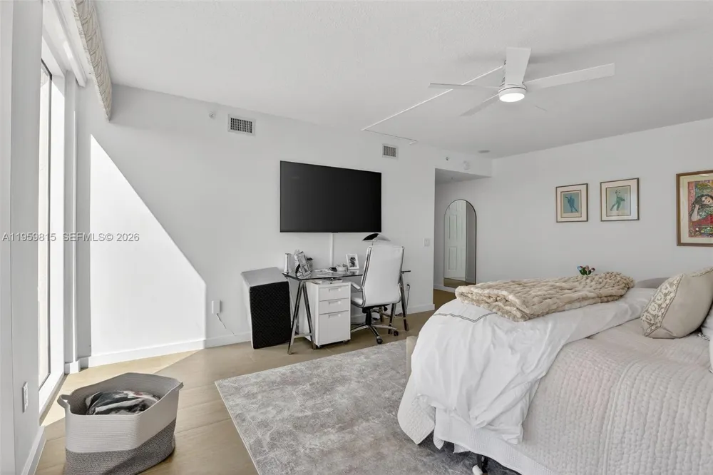 3370 Hidden Bay Dr #2715 Aventura, FL 33180