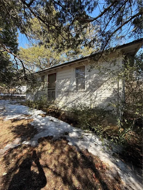 576 NE State Hwy 393