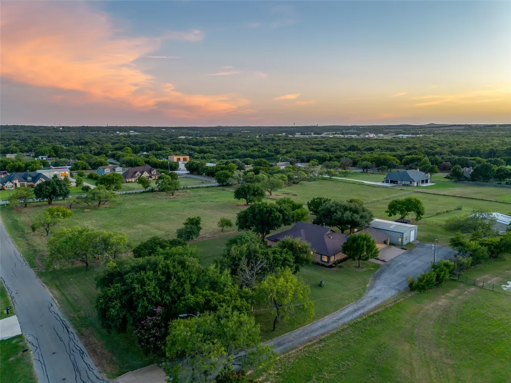 570 W County Road 714 Burleson, TX 76028