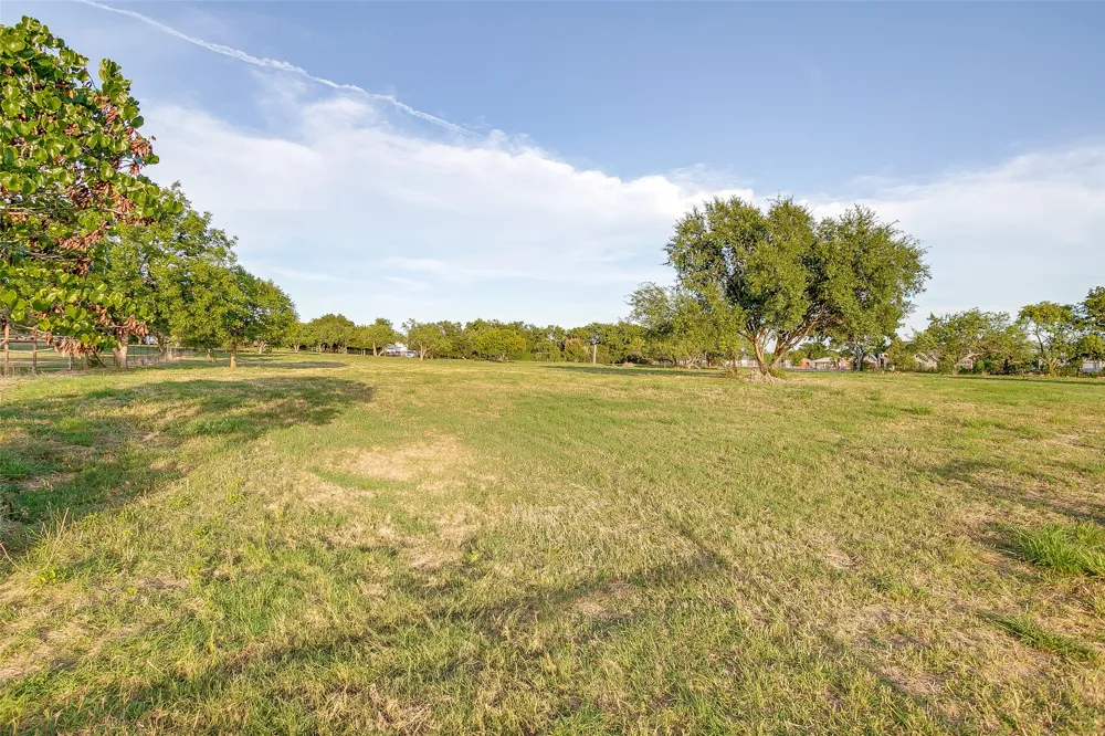 570 W County Road 714 Burleson, TX 76028