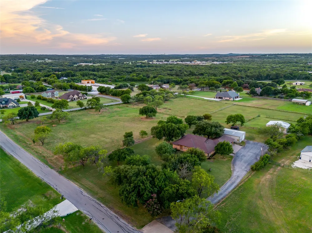 570 W County Road 714 Burleson, TX 76028