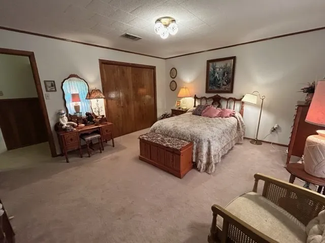 102 E Crockett Street De Kalb, TX 75559