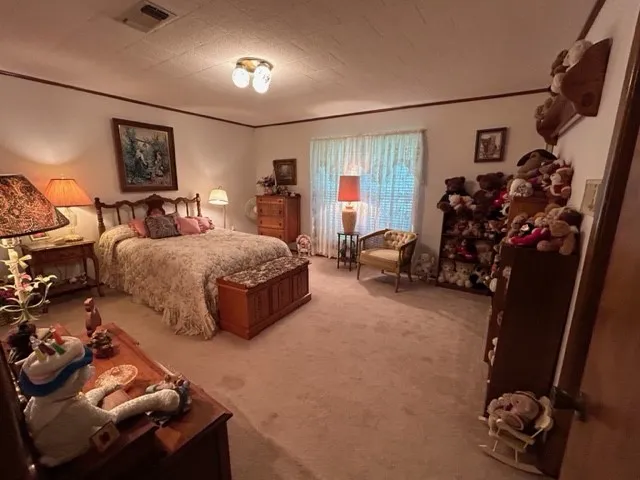 102 E Crockett Street De Kalb, TX 75559