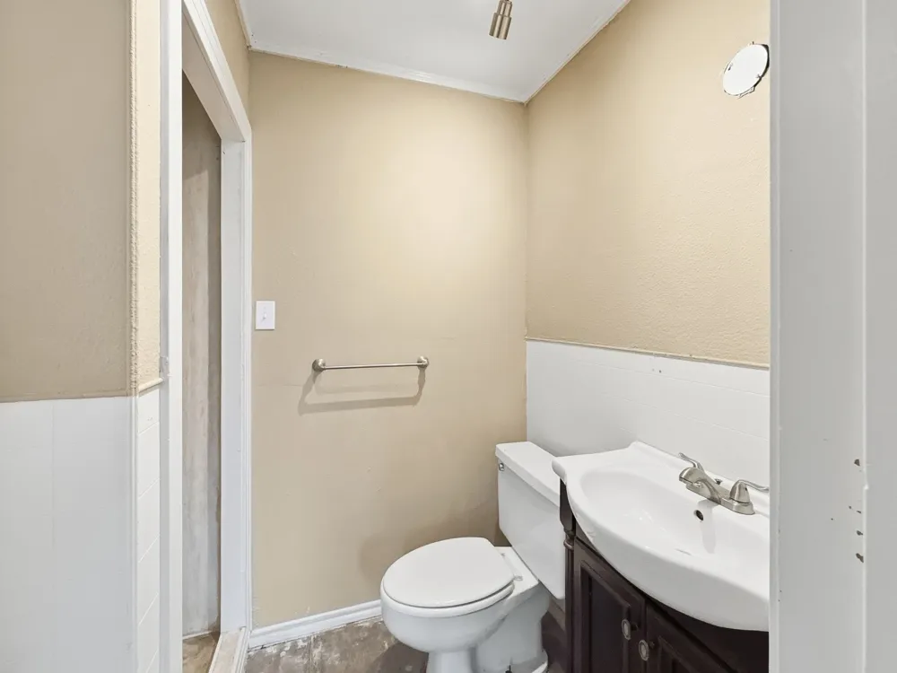 720 E Leslie Street Hamilton, TX 76531