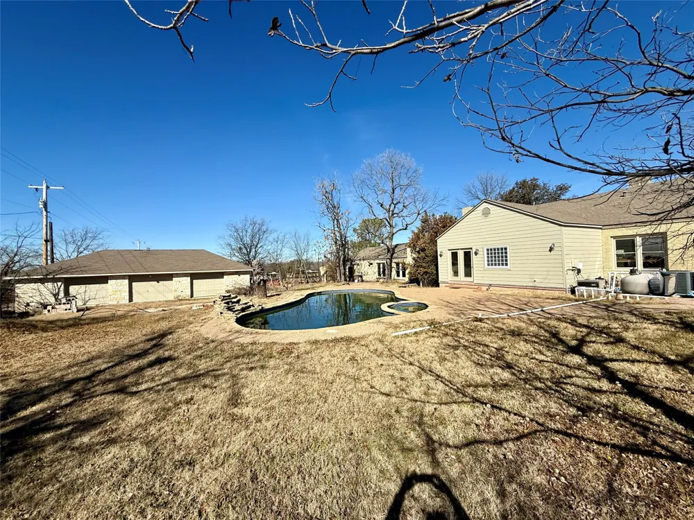 720 E Leslie Street Hamilton, TX 76531