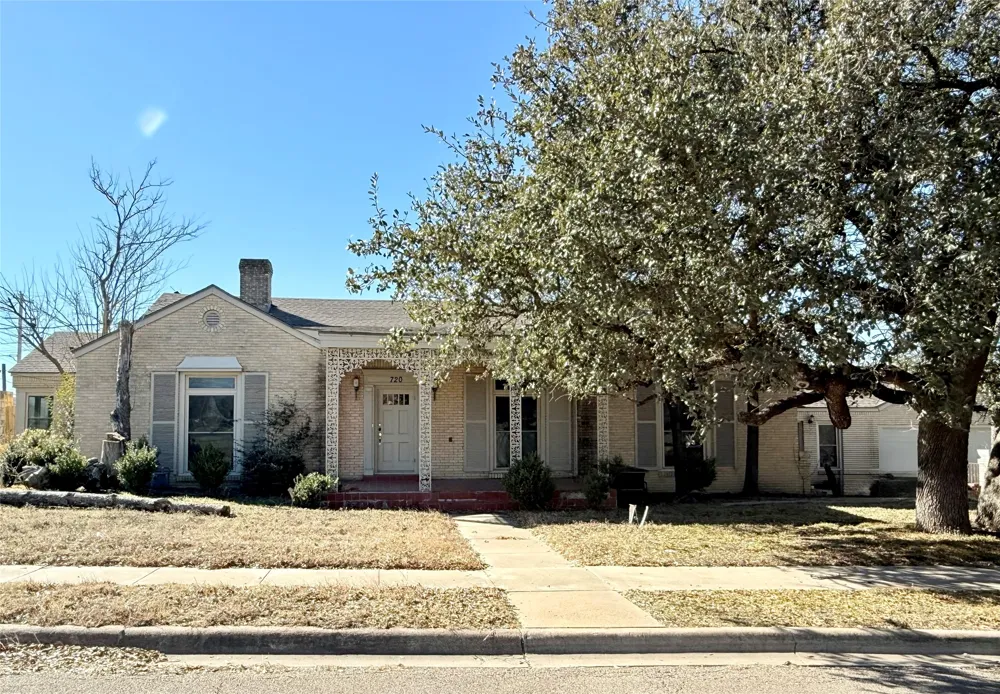 720 E Leslie Street Hamilton, TX 76531