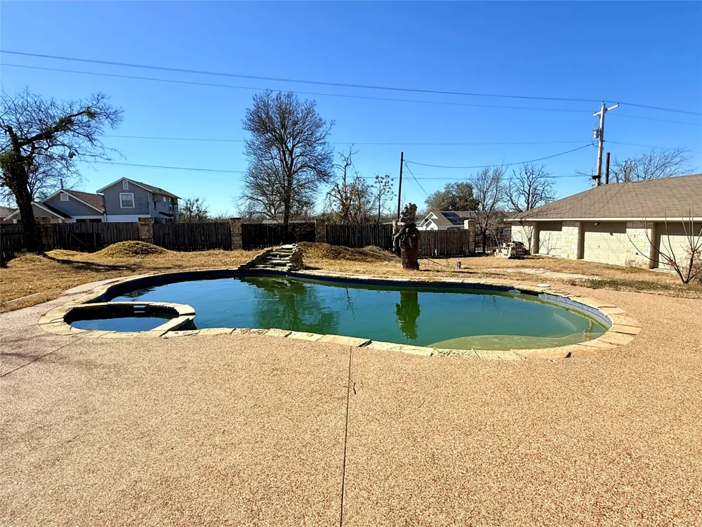 720 E Leslie Street Hamilton, TX 76531