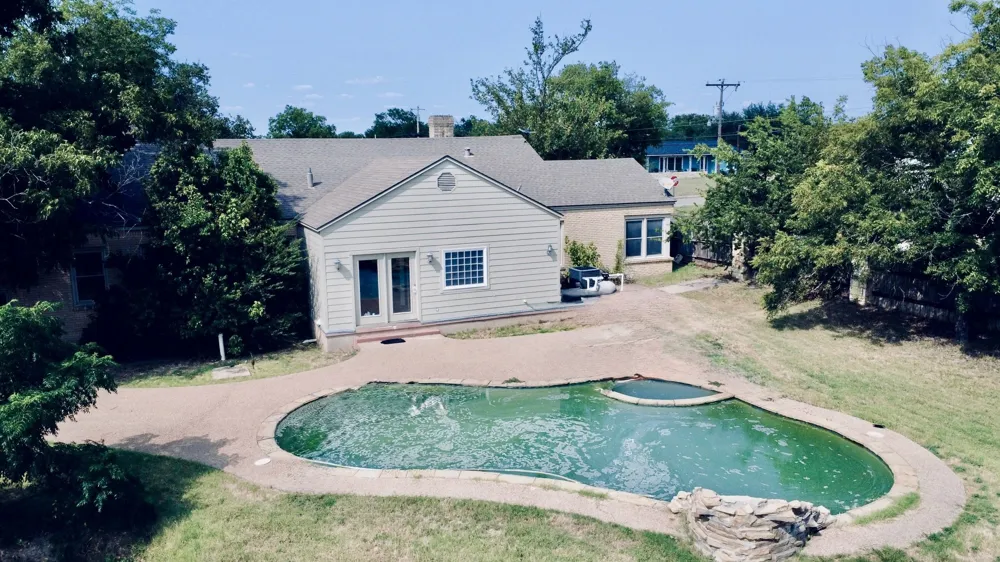 720 E Leslie Street Hamilton, TX 76531