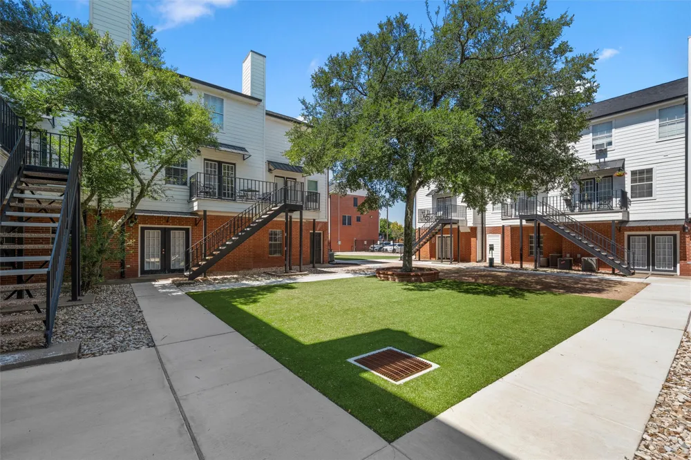 600 Bagby Avenue #7D Waco, TX 76706