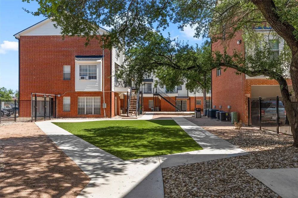 600 Bagby Avenue #7D Waco, TX 76706