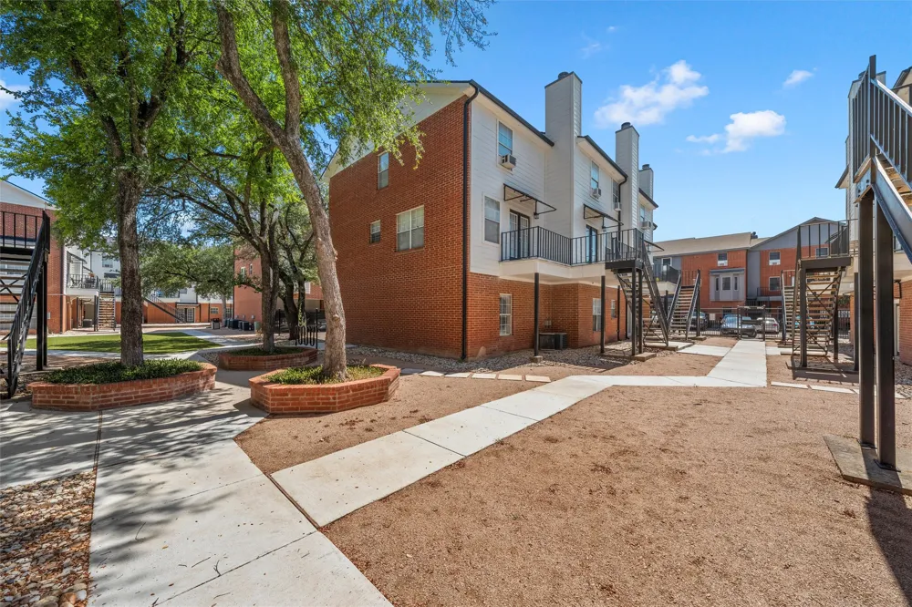 600 Bagby Avenue #7D Waco, TX 76706