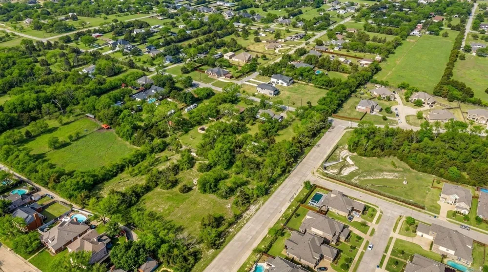 1000 Silver Creek Drive DeSoto, TX 75115