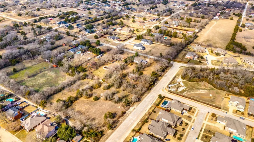 1000 Silver Creek Drive DeSoto, TX 75115