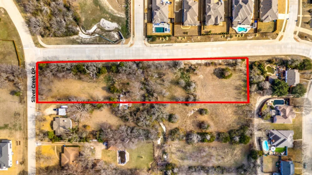 1000 Silver Creek Drive DeSoto, TX 75115