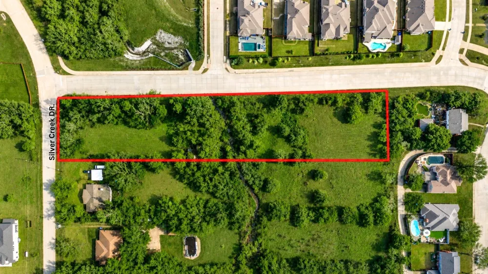 1000 Silver Creek Drive DeSoto, TX 75115