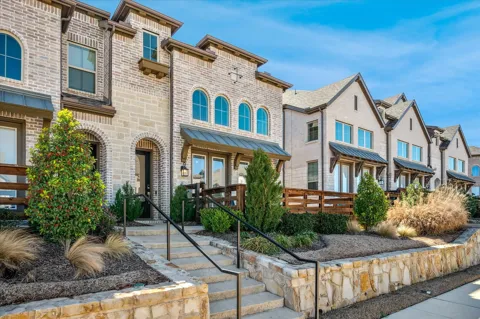 400 Blue Creek Cove
