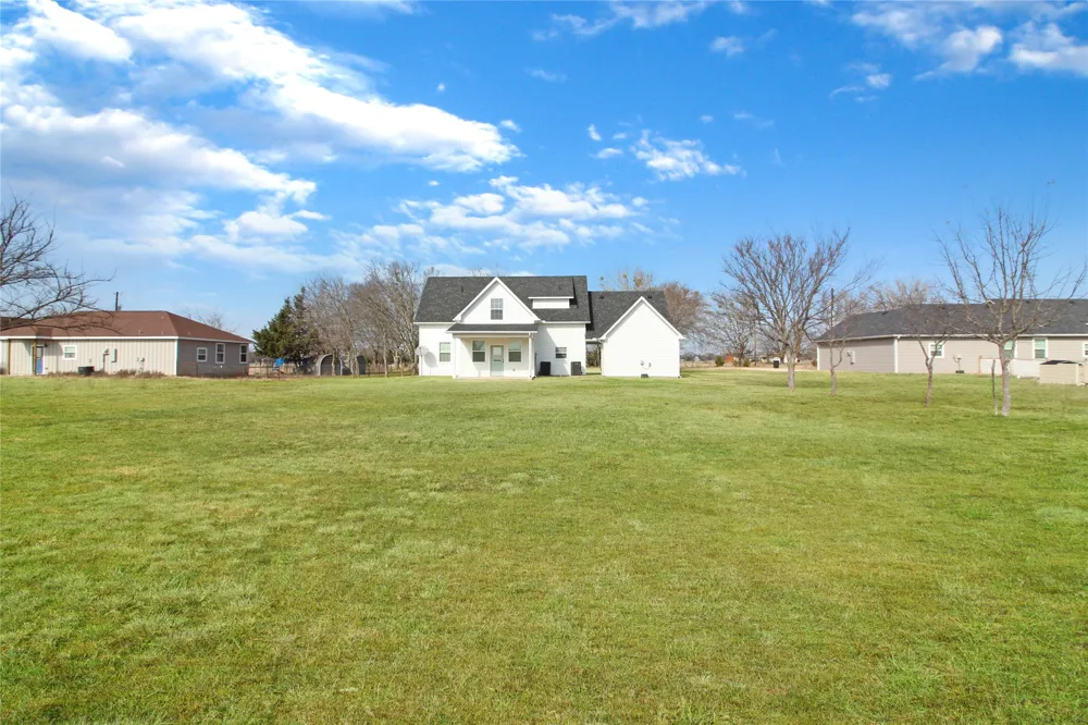 7817 County Road 4076 Scurry, TX 75158