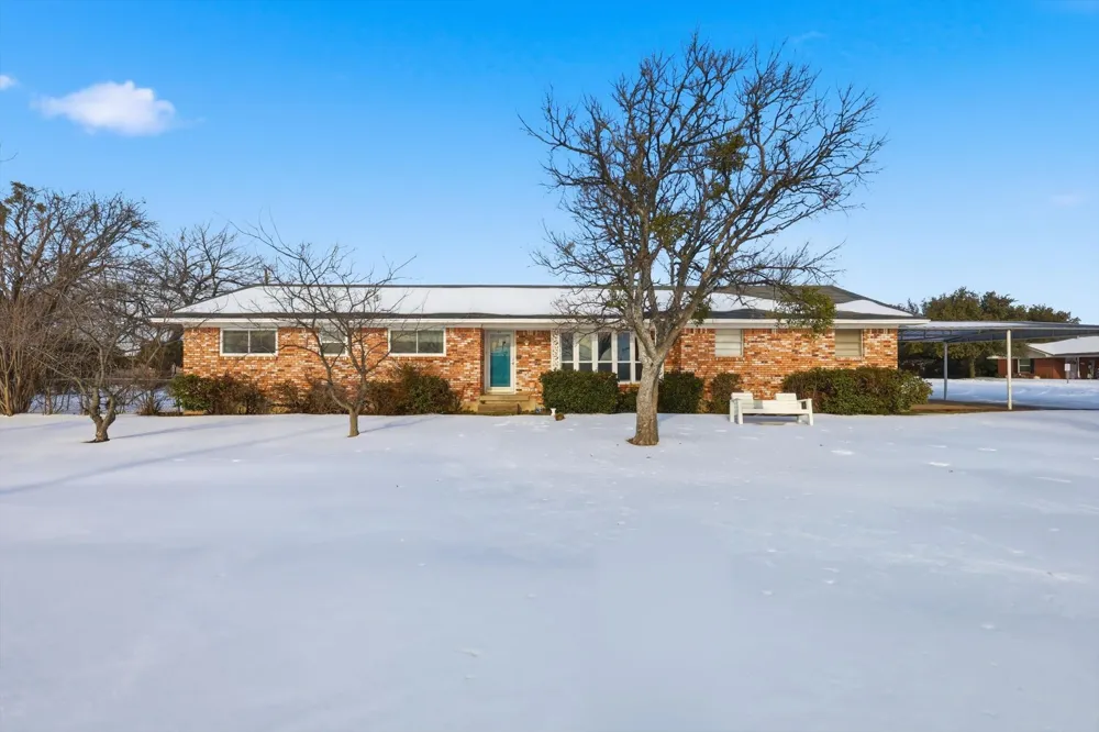107 7th Street Krum, TX 76249