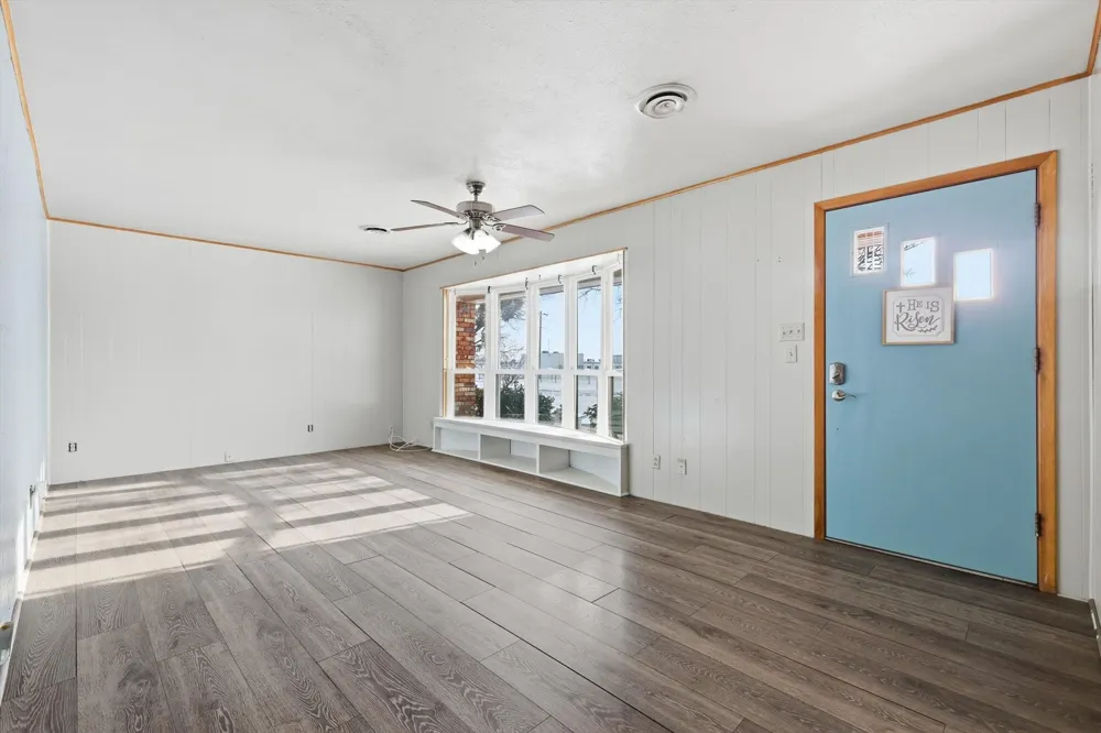 107 7th Street Krum, TX 76249