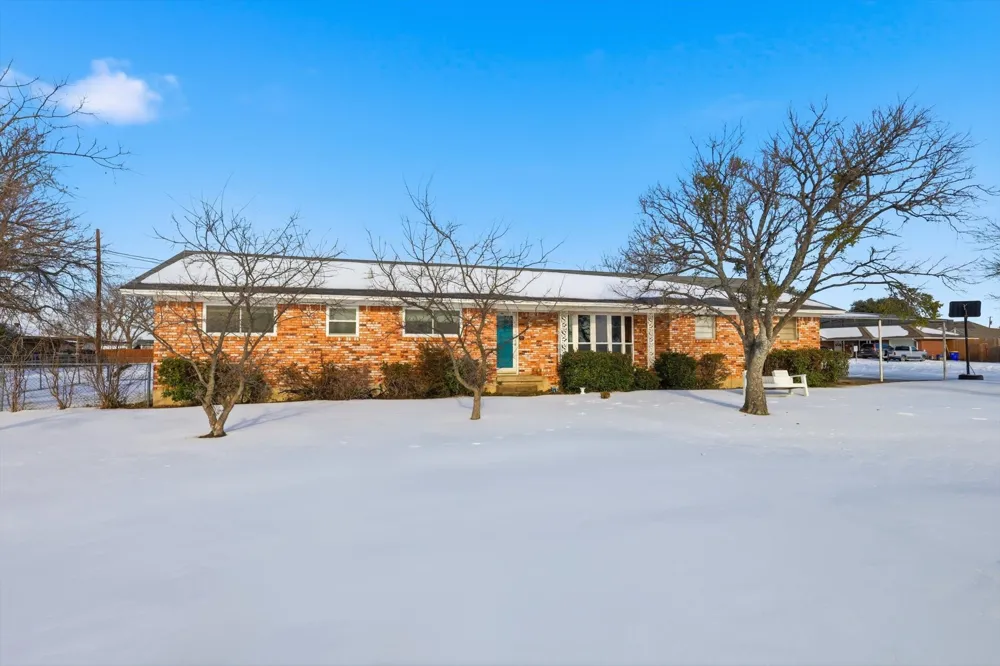 107 7th Street Krum, TX 76249