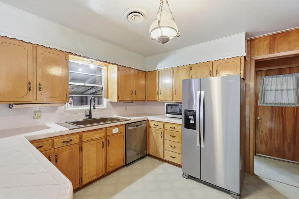 107 7th Street Krum, TX 76249