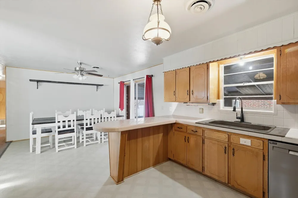 107 7th Street Krum, TX 76249