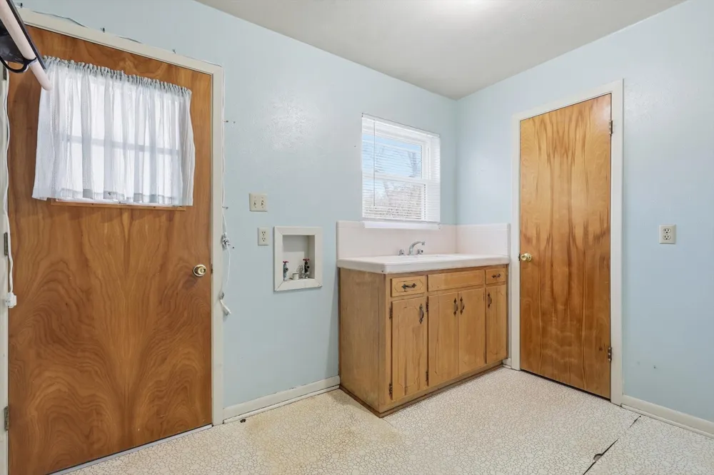 107 7th Street Krum, TX 76249