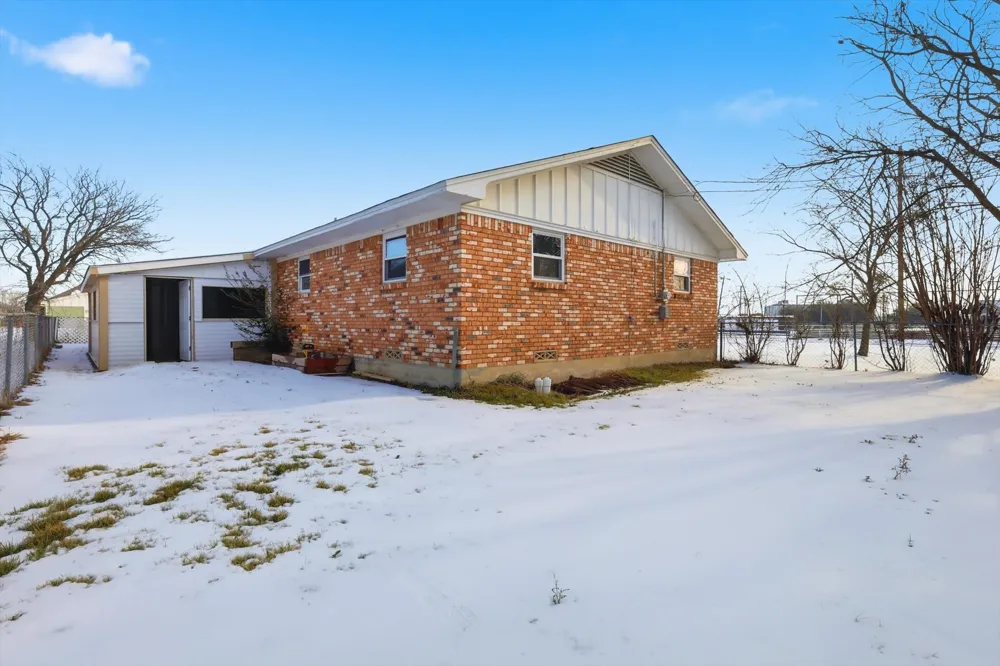107 7th Street Krum, TX 76249