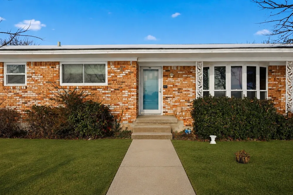 107 7th Street Krum, TX 76249