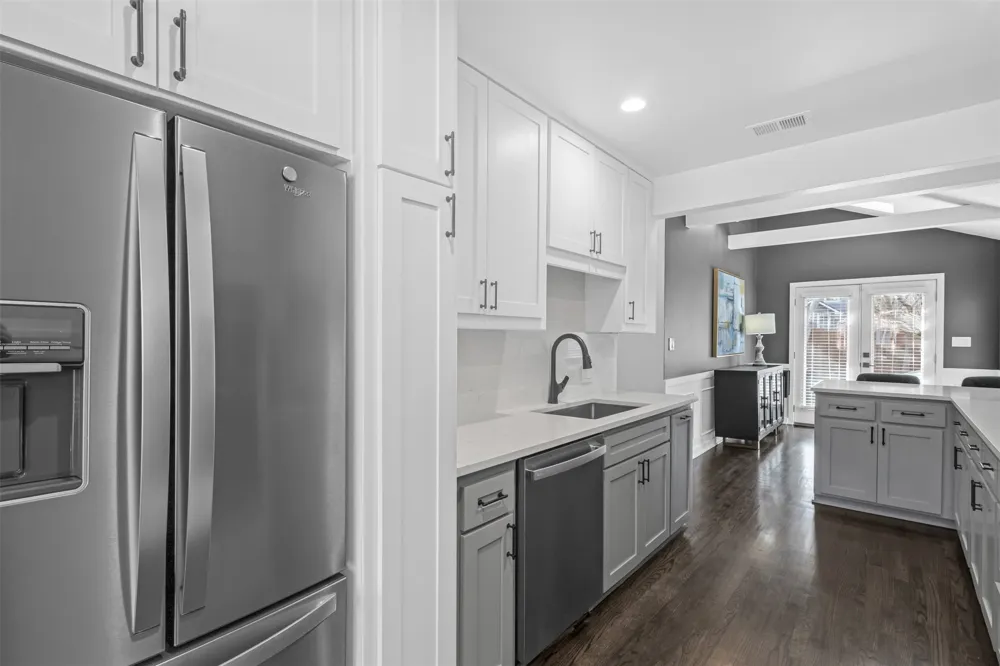 8723 Glencrest Lane Dallas, TX 75209