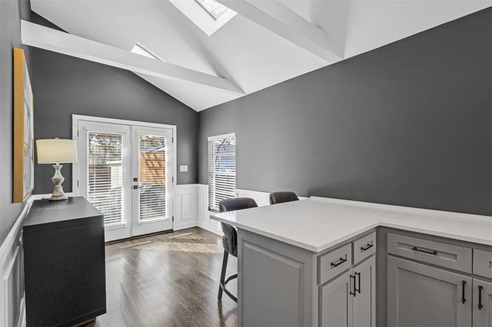 8723 Glencrest Lane Dallas, TX 75209