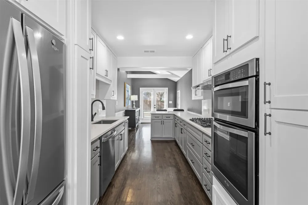 8723 Glencrest Lane Dallas, TX 75209
