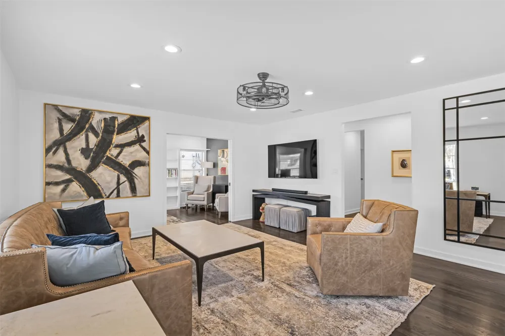 8723 Glencrest Lane Dallas, TX 75209