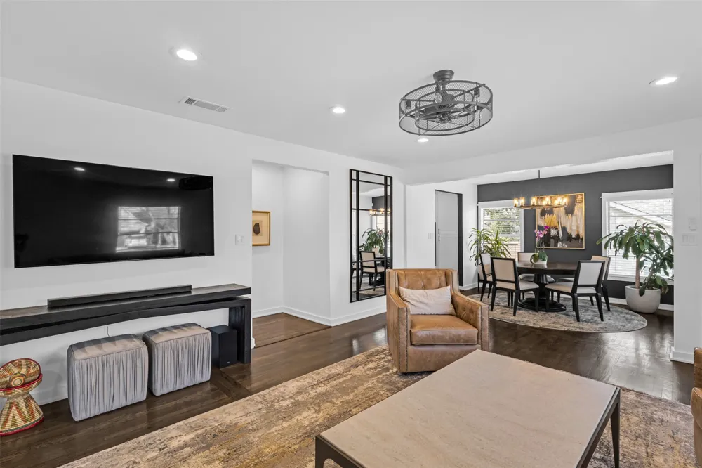 8723 Glencrest Lane Dallas, TX 75209