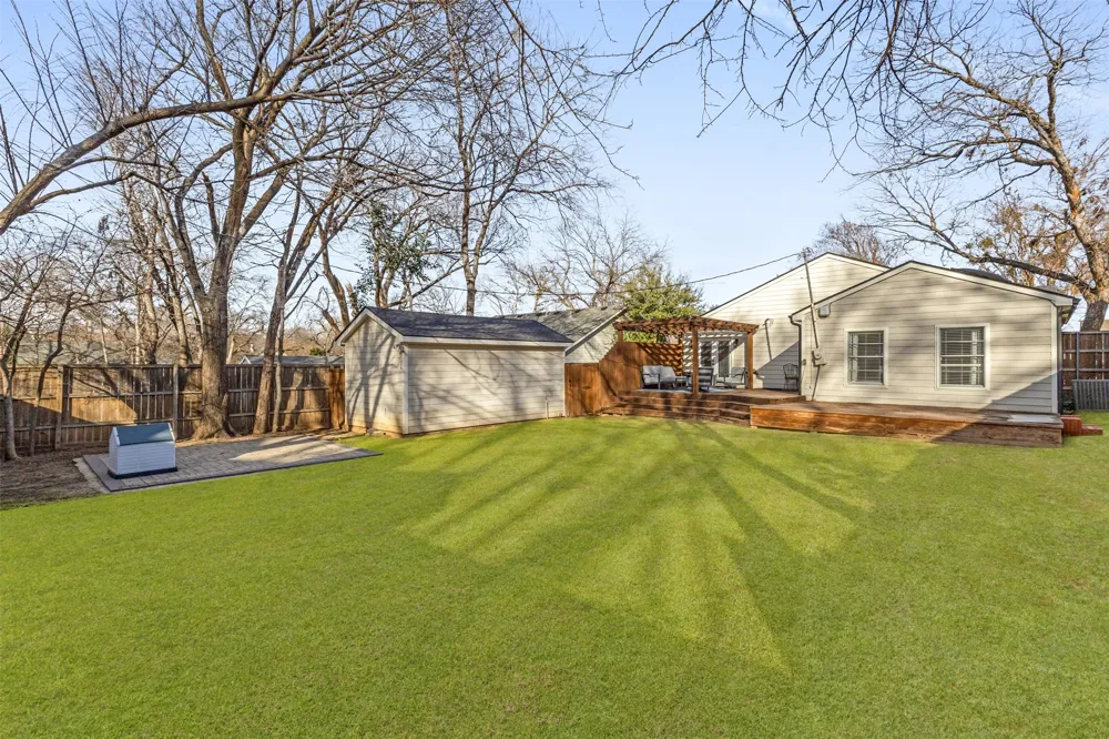 8723 Glencrest Lane Dallas, TX 75209