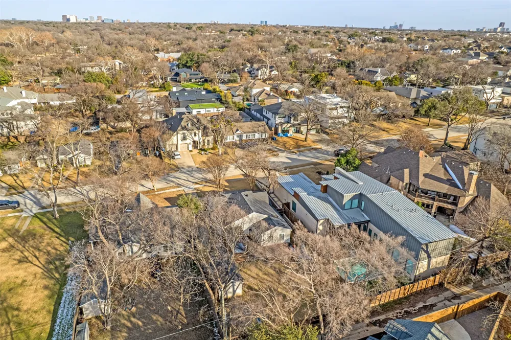 8723 Glencrest Lane Dallas, TX 75209