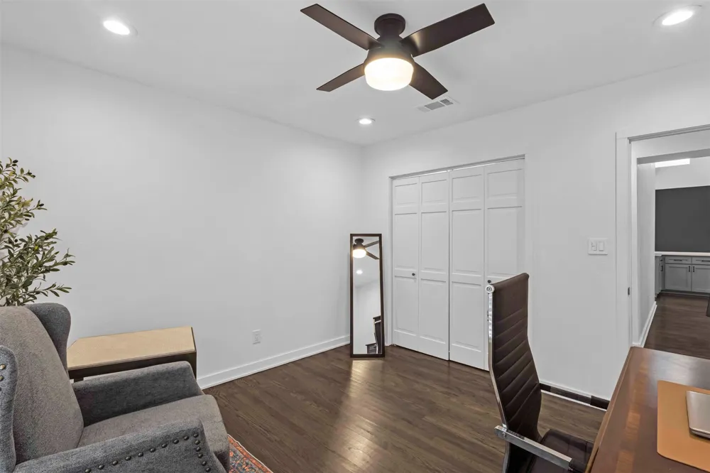 8723 Glencrest Lane Dallas, TX 75209