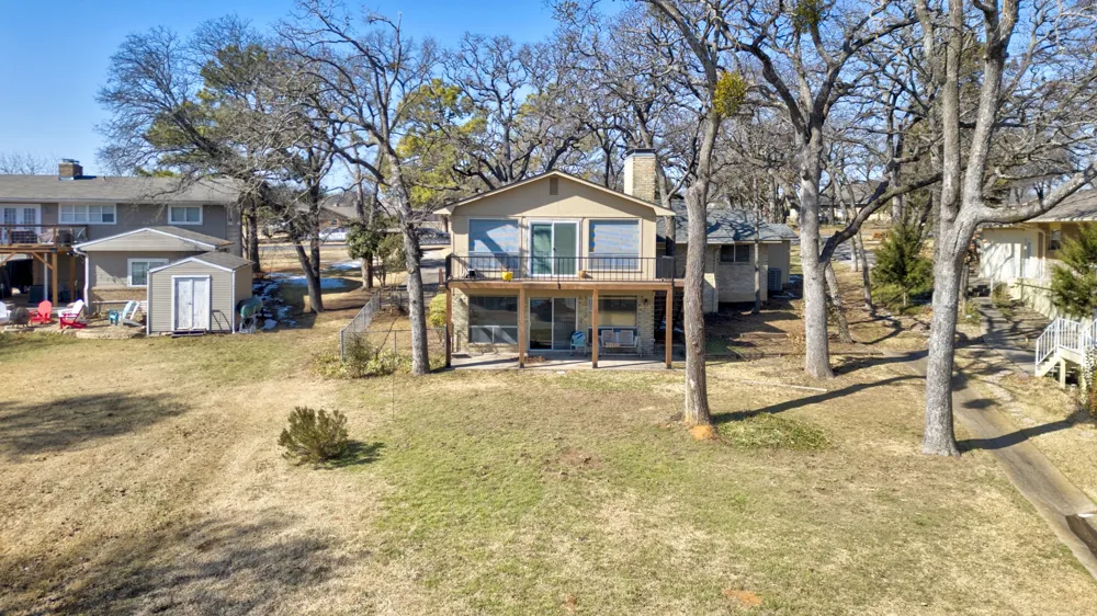 207 Kiowa Drive W Lake Kiowa, TX 76240