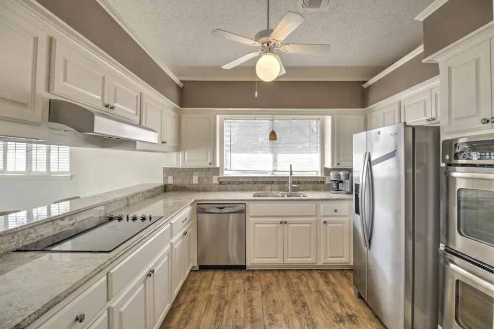 207 Kiowa Drive W Lake Kiowa, TX 76240