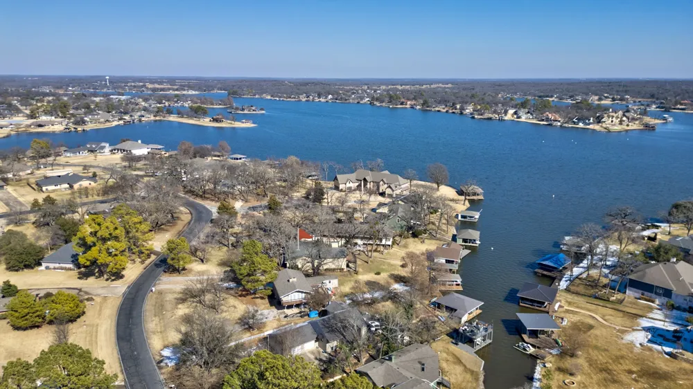 207 Kiowa Drive W Lake Kiowa, TX 76240